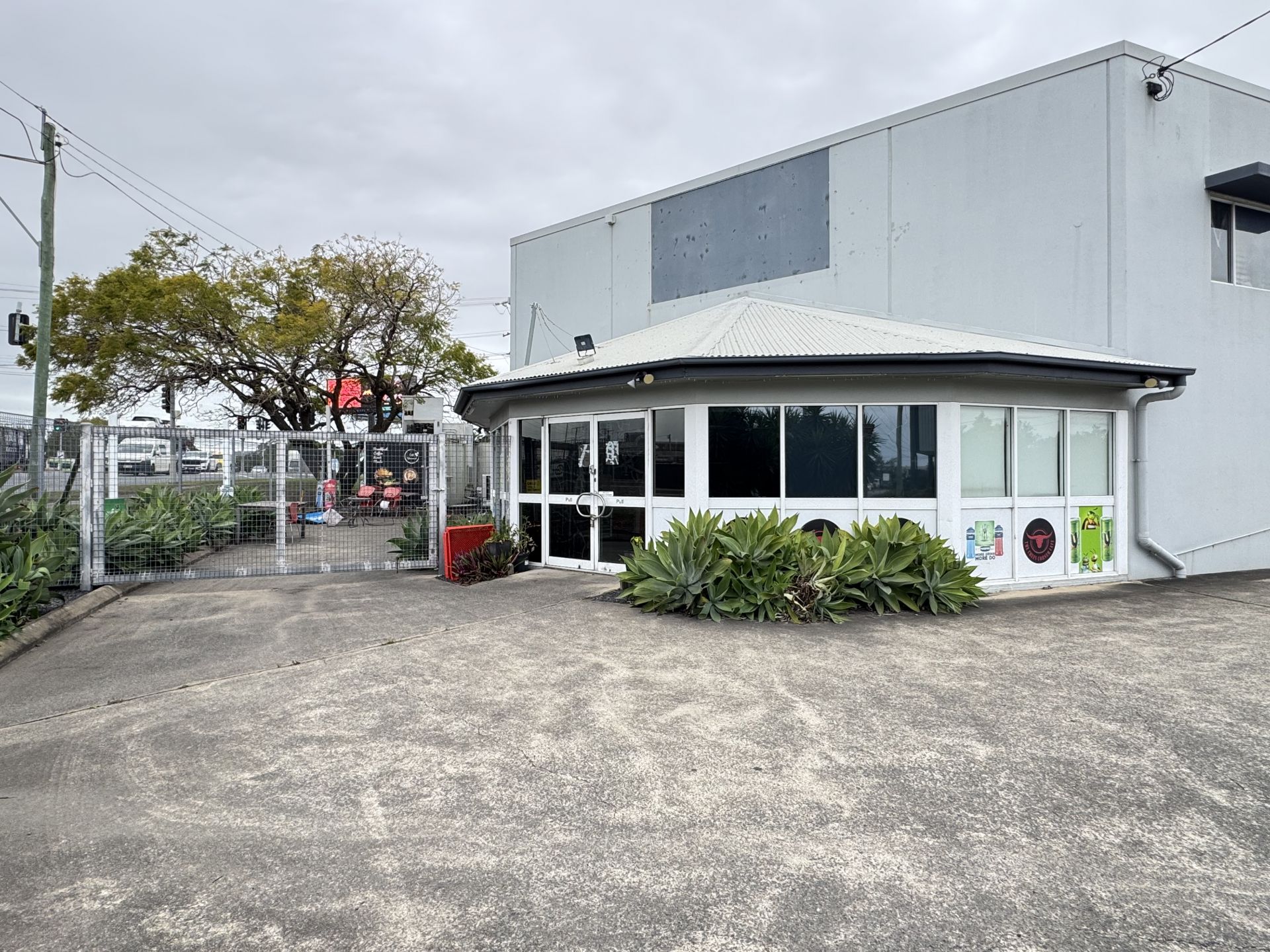 Café & Takeaway Premises – FOR LEASE