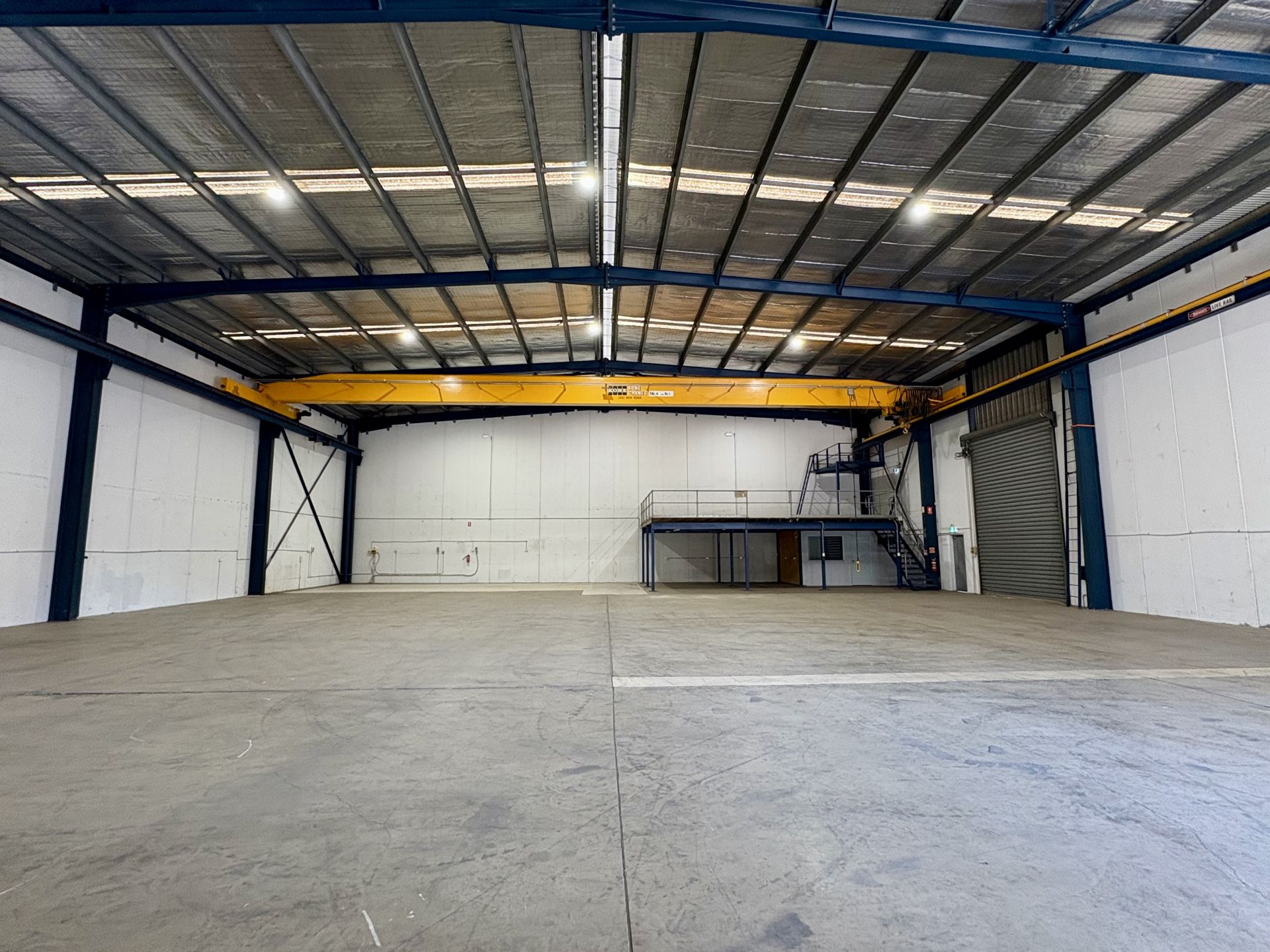 Well-presented Freestanding Warehouse