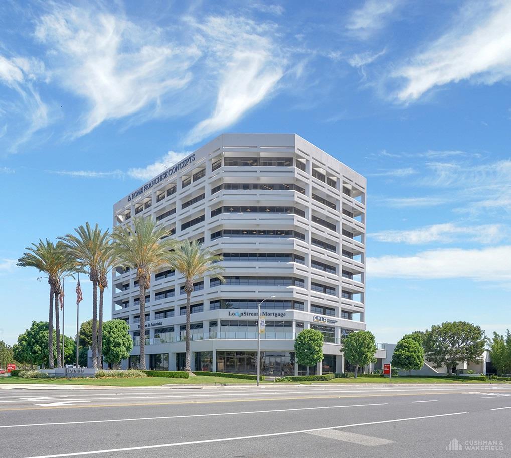 MacArthur Plaza