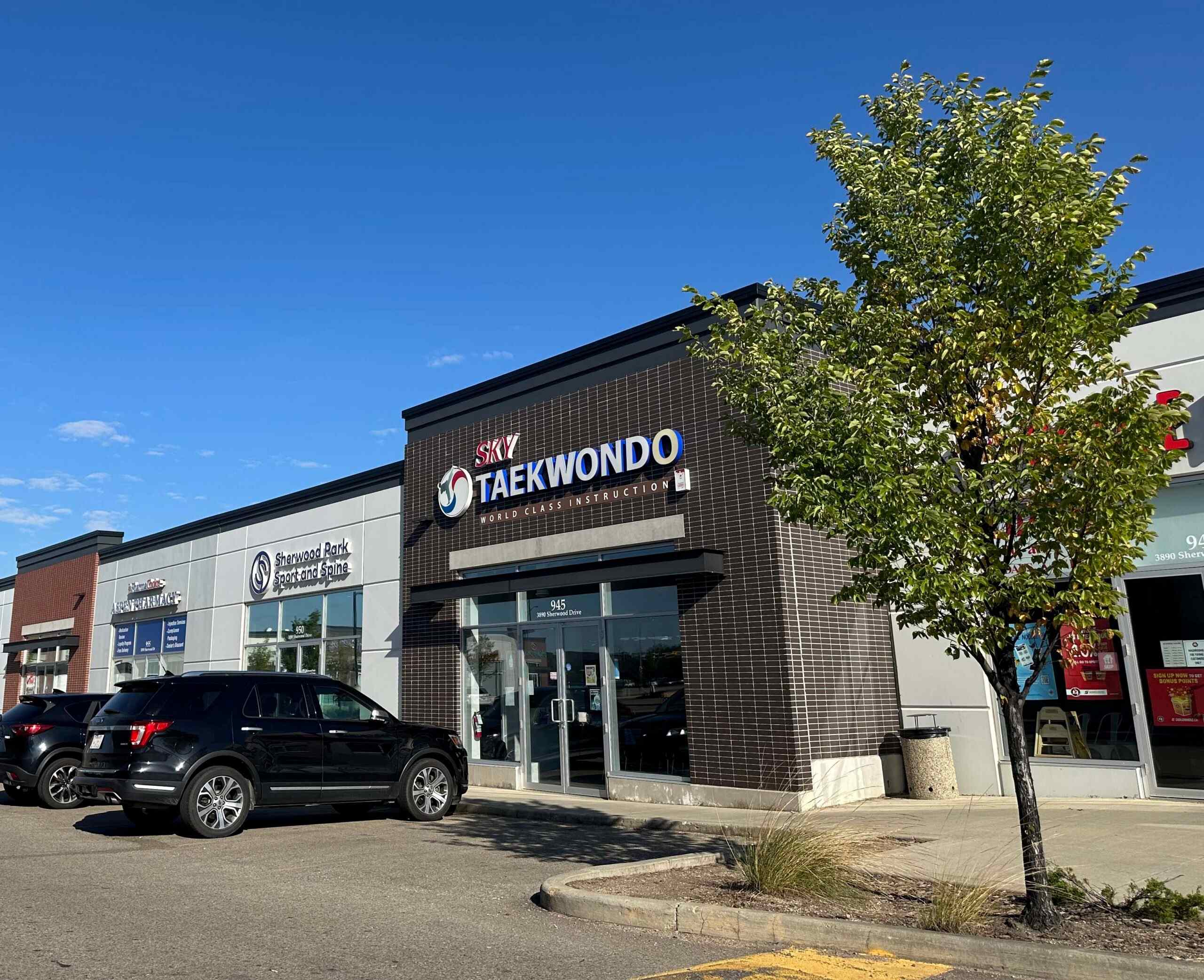 Sherwood Park Retail Bay for Lease – Aspen Plaza