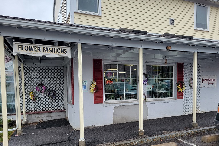Flower Fashions By Haring