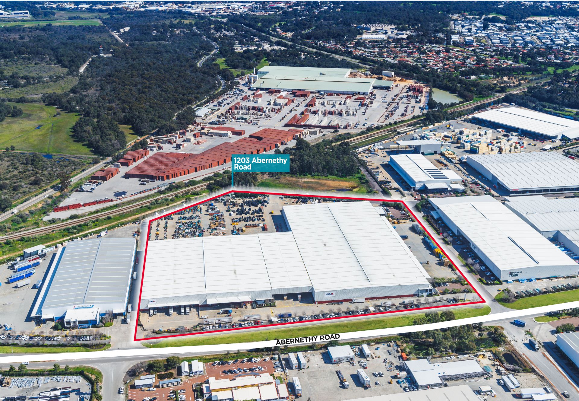 Large Scale Warehouse/ Distribution Facility with Expansive Hardstand