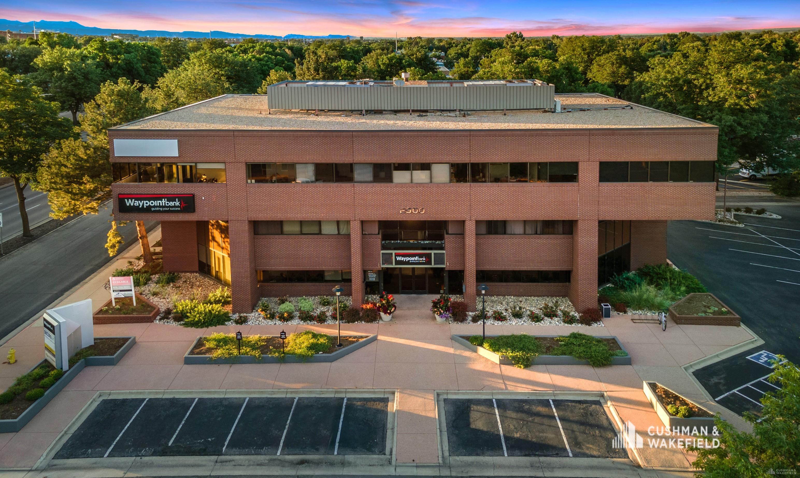 Everitt Plaza