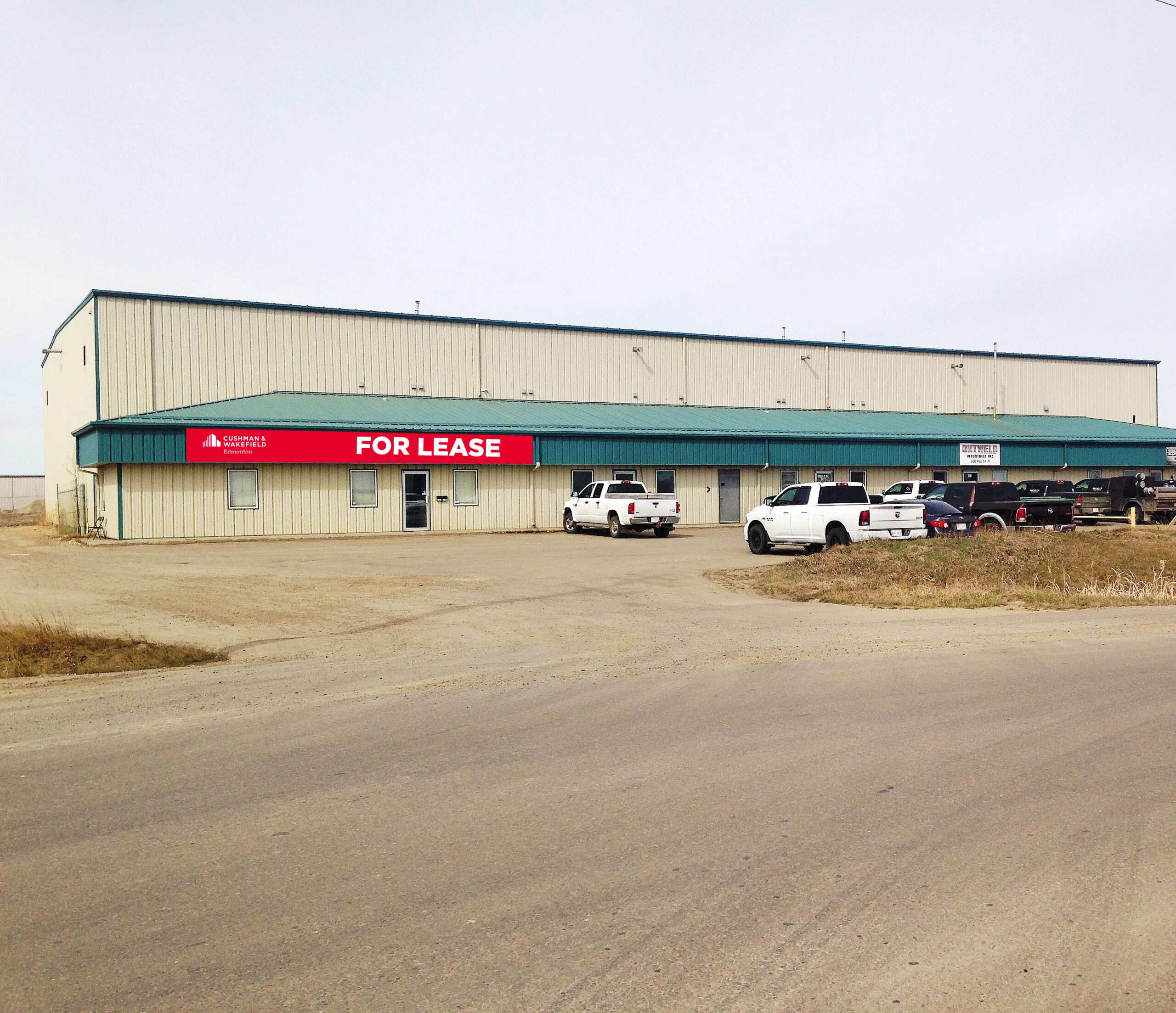 Nisku Industrial Bay for Lease – 2322 5 Street with Yard Space
