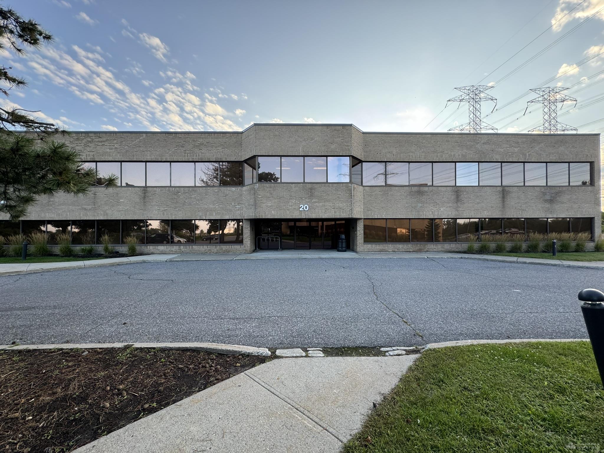 20 Colonnade Road