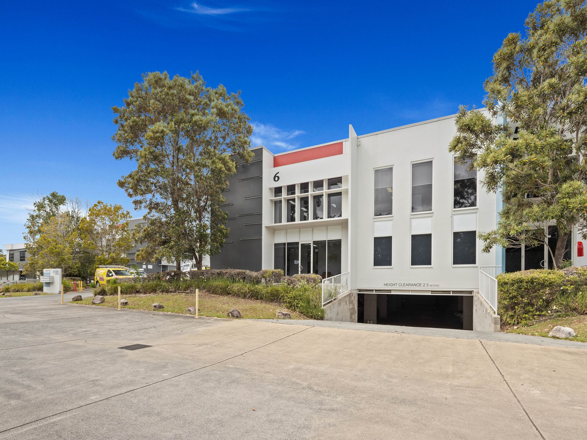 OCCUPY OR INVEST – 397sqm* dual occupancy tenancy