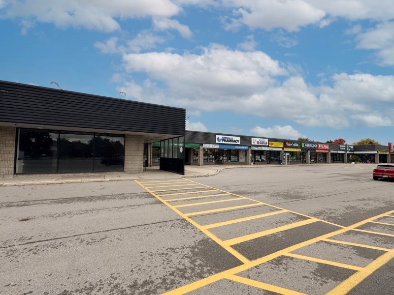 300 Grand River Street North, Unit 12