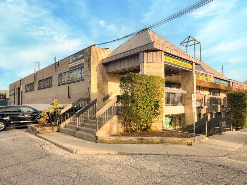 1700 Dundas Street East, Unit 6
