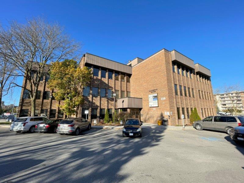 219 Oxford Street West, Unit 202