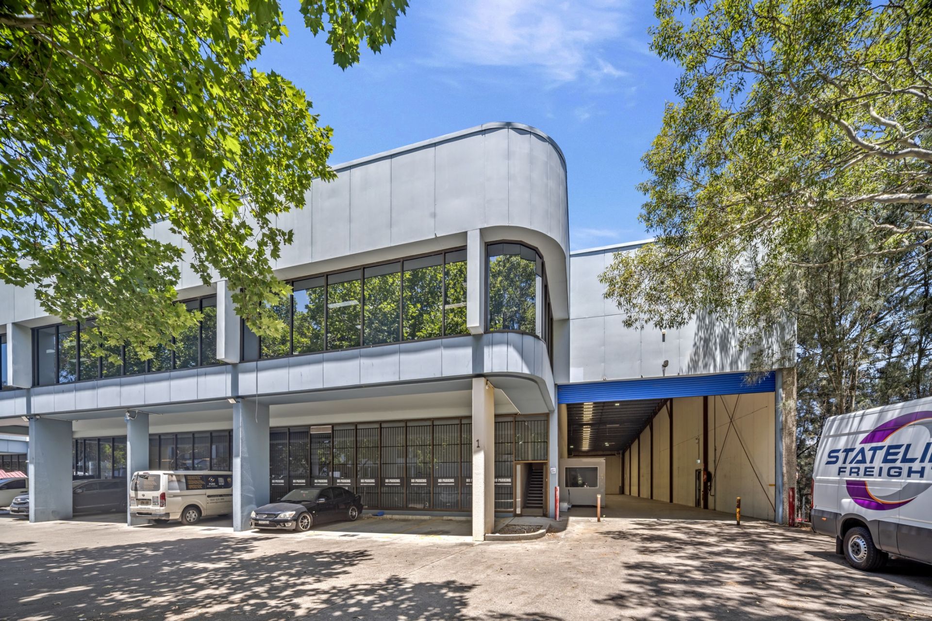 Newly Refurbished Green Square Warehouse & Office