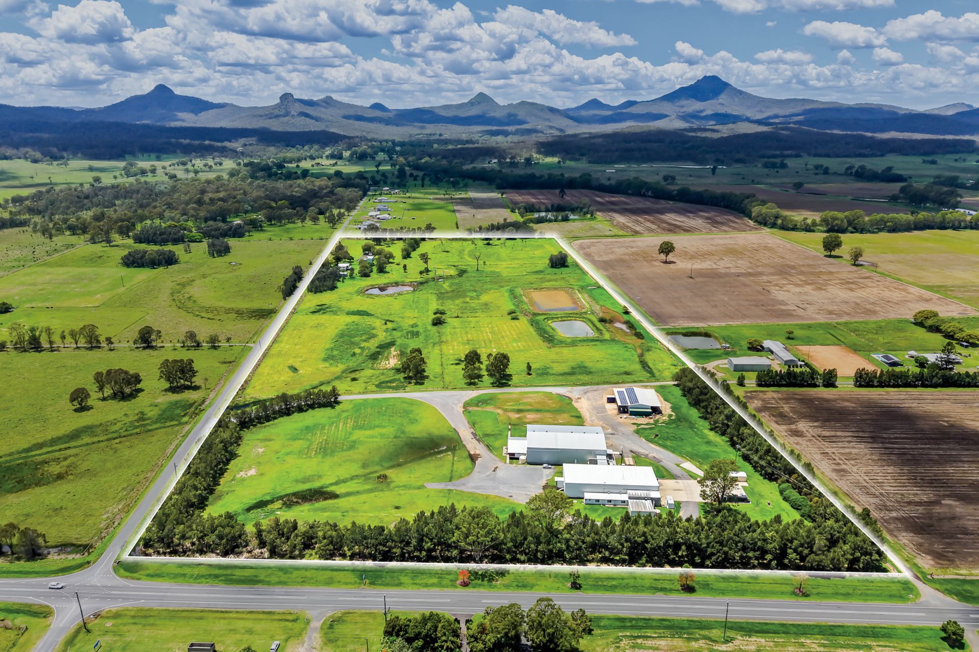 Modern cold storage and transportation depot