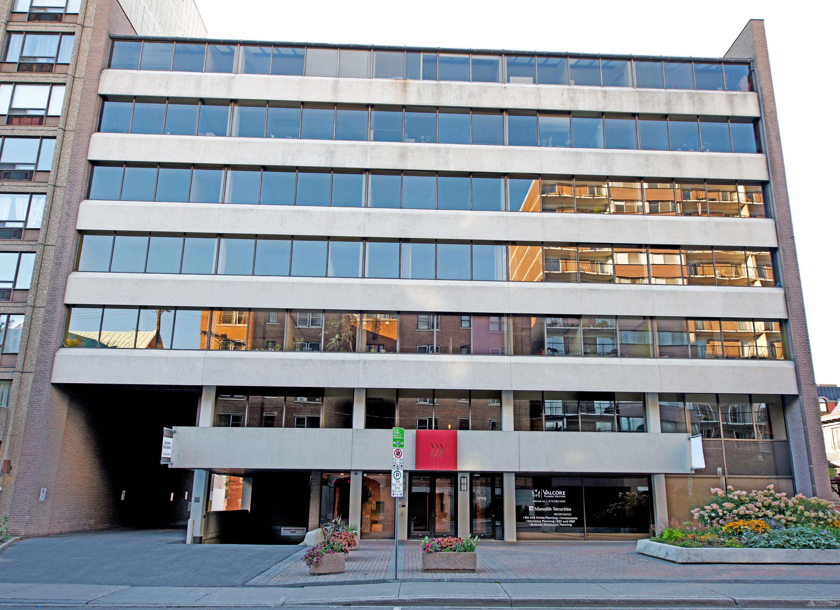 1020 Adelaide Street South, Unit 105