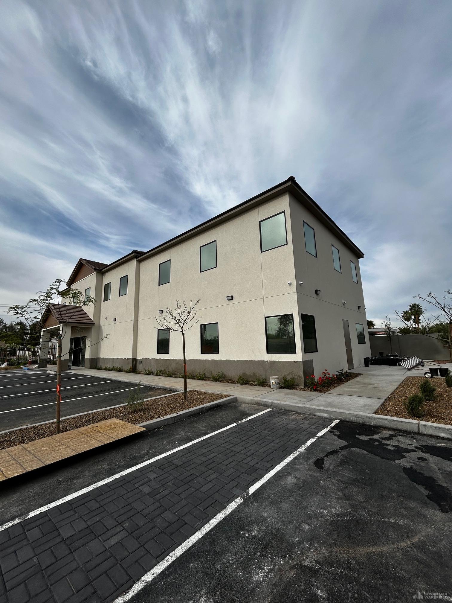 2882 E Russell Road