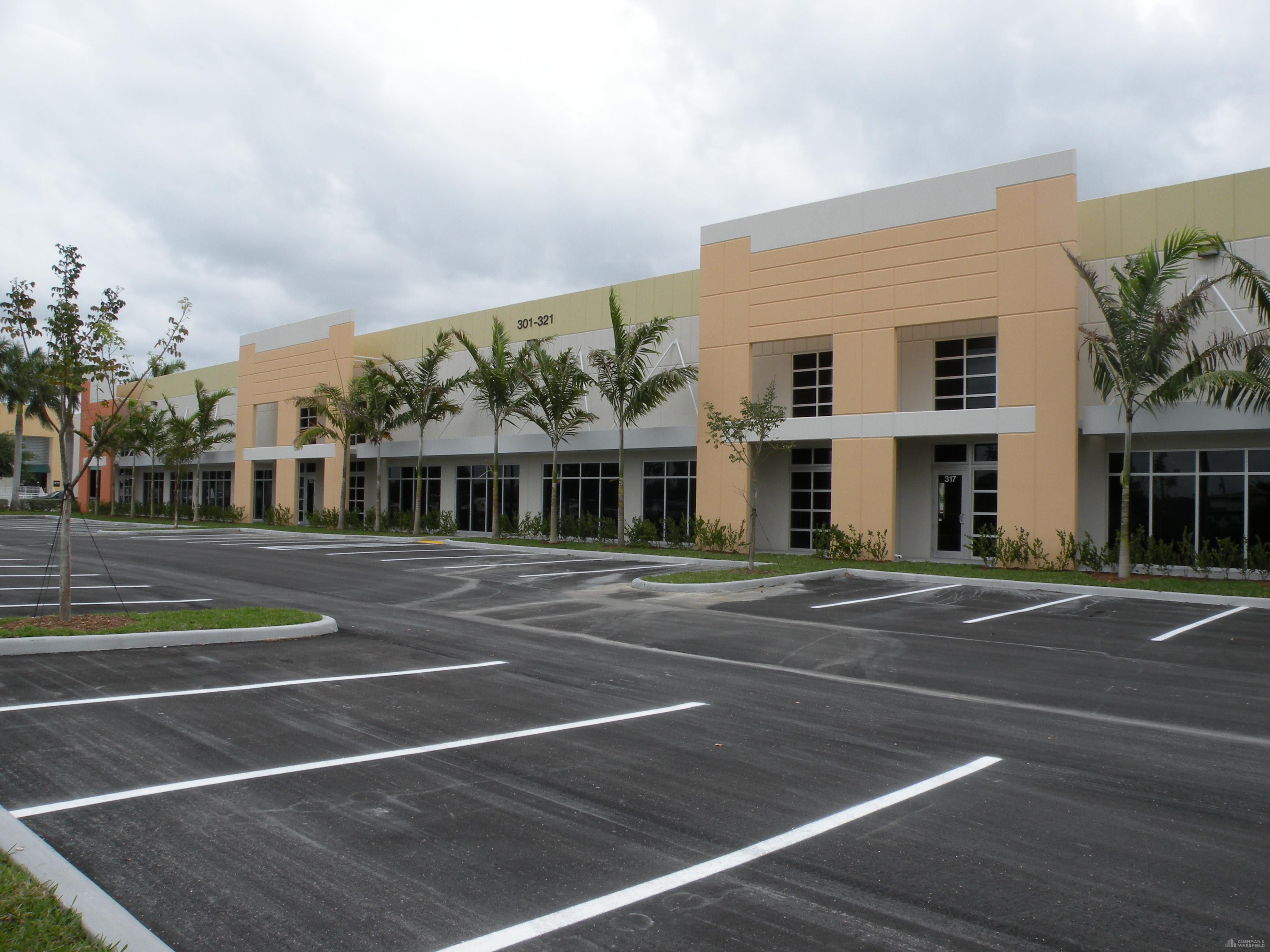 Broward International Commerce Center
