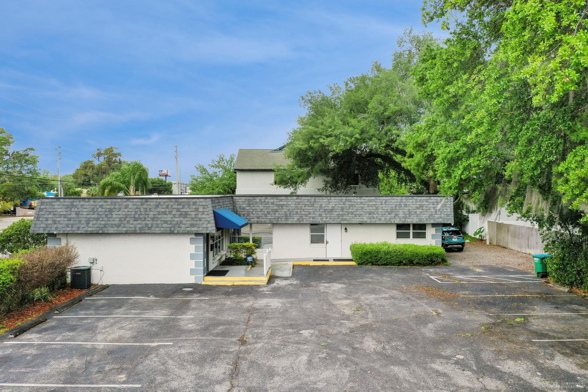 2425 Lee Road